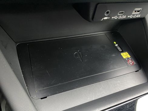 Used 2025 Subaru Forester Sport image 32