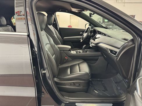 Used 2022 Cadillac XT4 Premium Luxury w/ Enhanced Visibility Package image 39