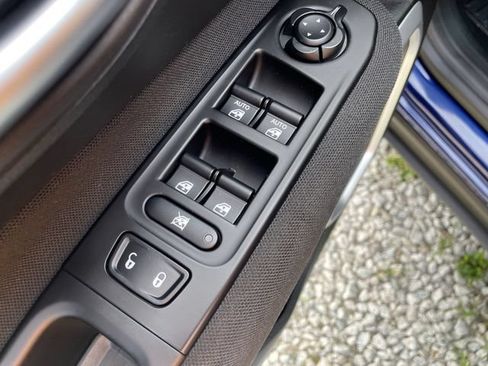 Used 2021 Jeep Renegade Latitude AWD/4WD image 26