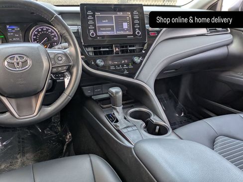 Used 2024 Toyota Camry SE image 9