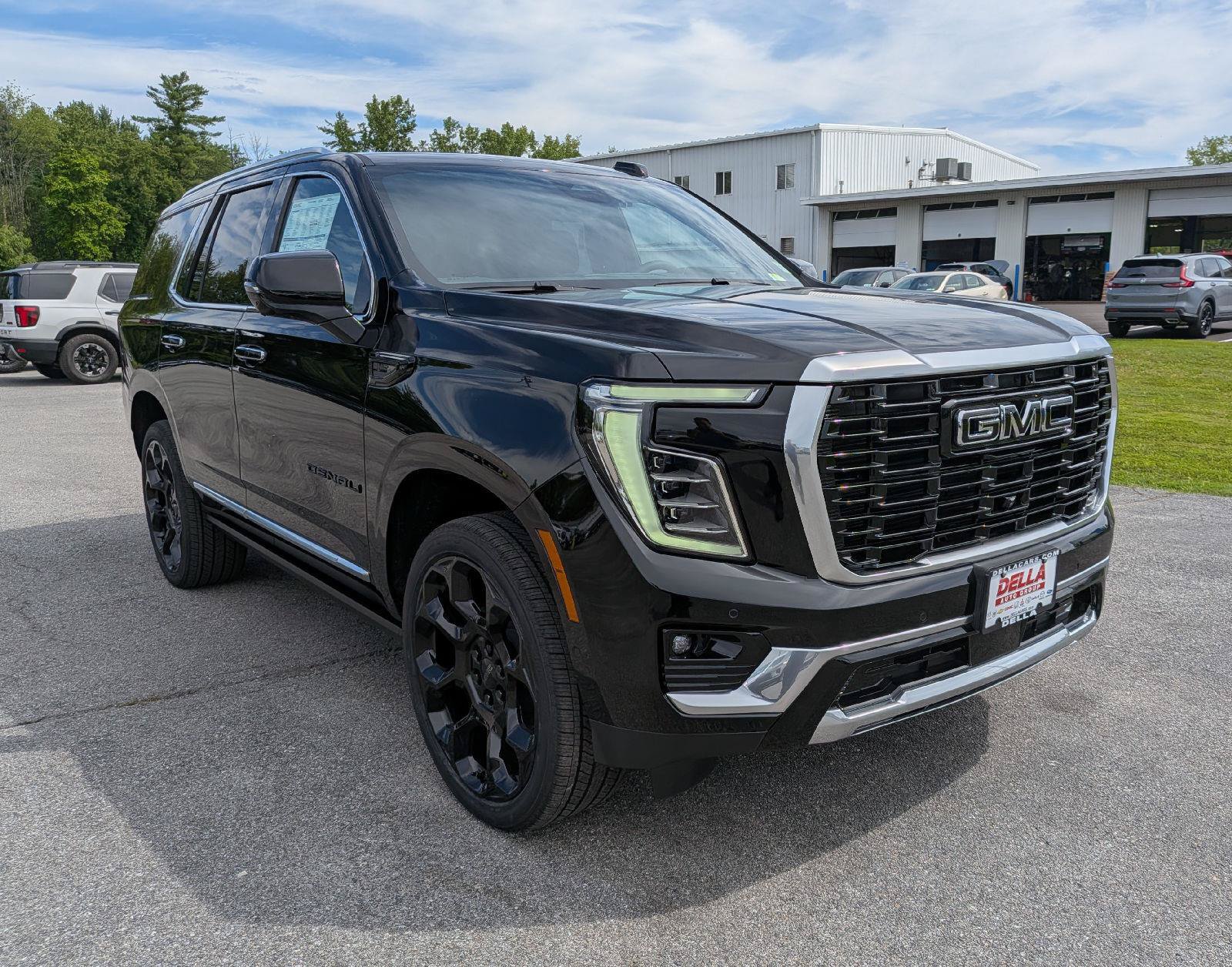 New 2026 GMC Yukon Denali w/ Denali Reserve Package AWD/4WD image 4