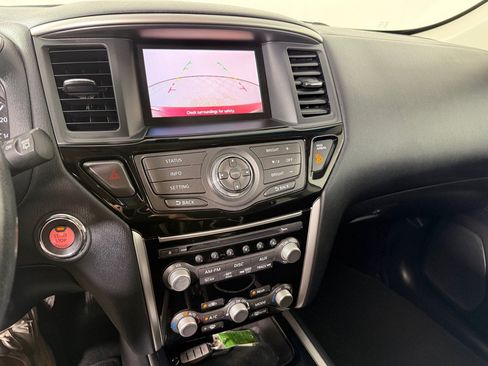 Used 2015 Nissan Pathfinder SV AWD/4WD image 18