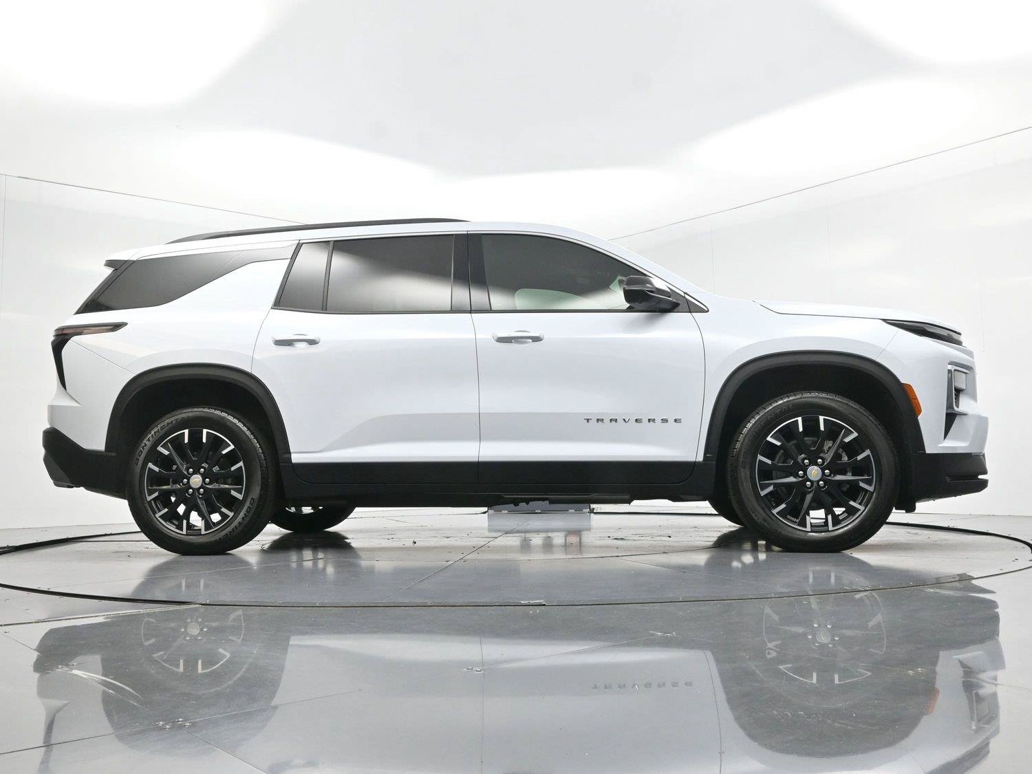 Used 2026 Chevrolet Traverse LT w/ Sun and Wheel Package FWD image 56