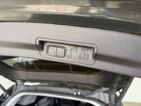 Used 2022 Ford Explorer XLT w/ Equipment Group 202A image 49