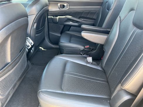 Used 2022 Kia Sorento SX image 19