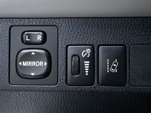 Used 2017 Toyota RAV4 XLE image 22