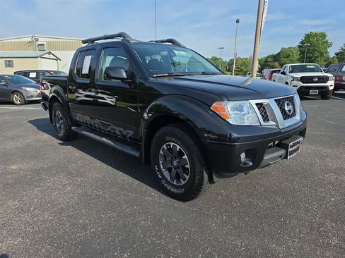 Used 2020 Nissan Frontier PRO-4X w/ Pro-4x Utility Package AWD/4WD image 3