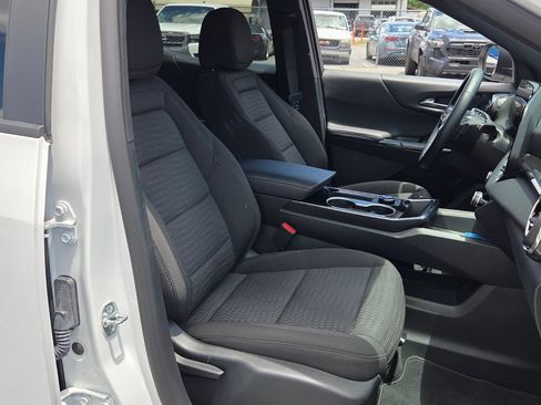 Certified 2026 Chevrolet Equinox LT FWD image 13