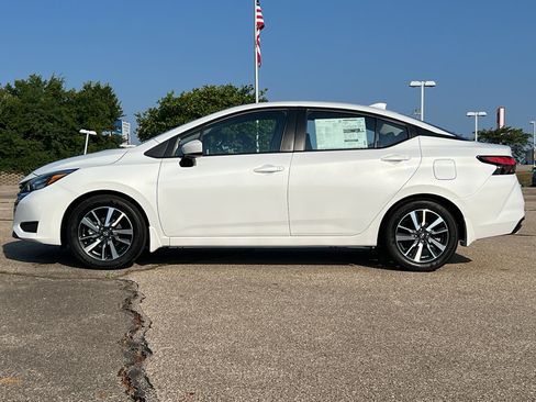 New 2025 Nissan Versa SV w/ Trunk Package image 4