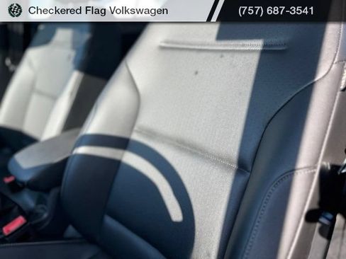 Used 2017 Volkswagen Golf Wolfsburg Edition FWD image 21