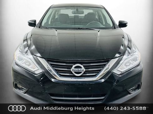 Used 2017 Nissan Altima 2.5 SV w/ Convenience Package image 2