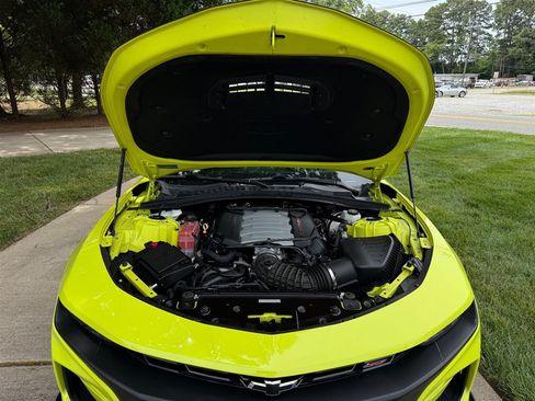 Used 2021 Chevrolet Camaro SS RWD image 67