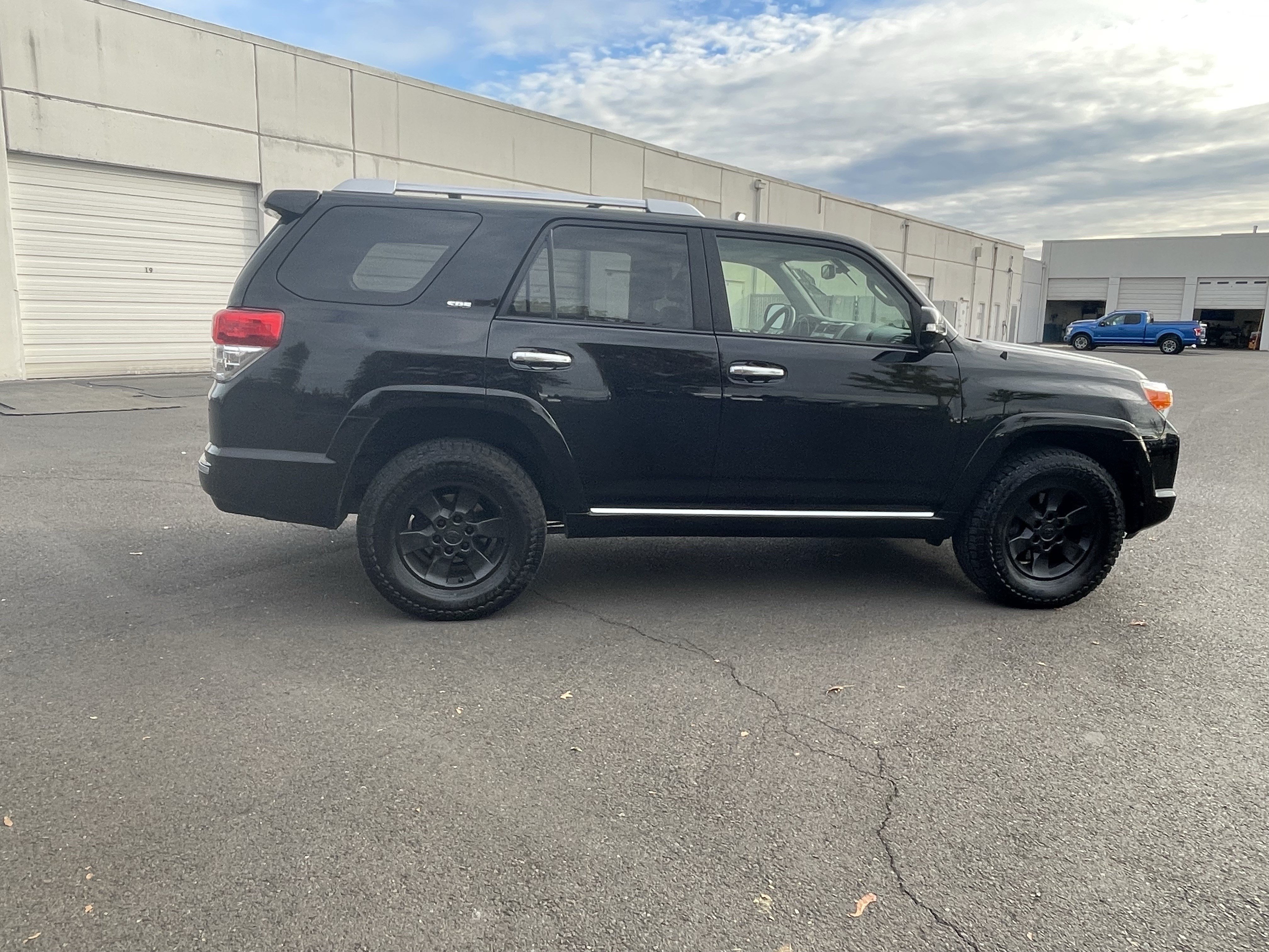 Used 2013 Toyota 4Runner SR5 w/ Convenience Pkg AWD/4WD image 6