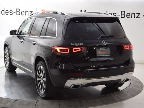 Used 2023 Mercedes-Benz GLB 250 image 4