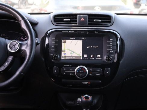 Used 2018 Kia Soul ! w/ Tech Package FWD image 23
