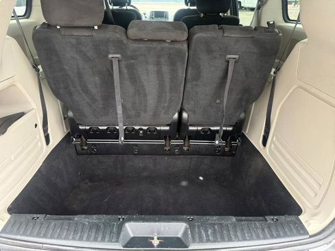 Used 2013 Dodge Grand Caravan SXT w/ Rear Park Assist Pkg image 15