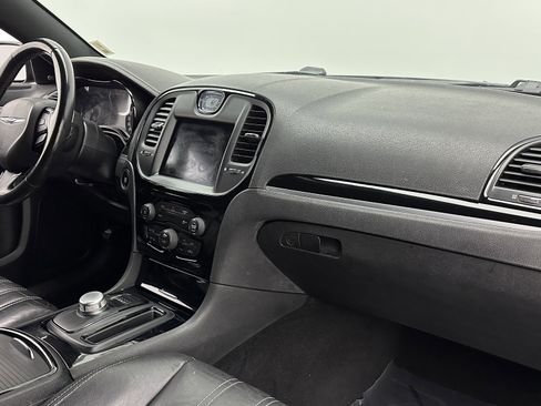 Used 2020 Chrysler 300 S image 34