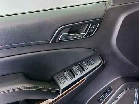 Used 2015 Chevrolet Suburban LT w/ Luxury Package image 18