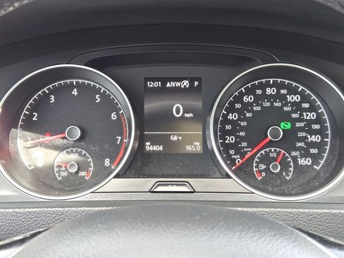 Used 2019 Volkswagen Golf SE FWD image 17