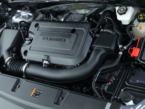 Used 2022 Buick Envision Avenir w/ Technology Package II image 9