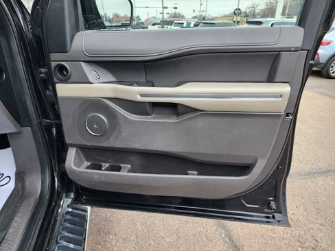 Used 2020 Ford Expedition XLT w/ Equipment Group 202A AWD/4WD image 9
