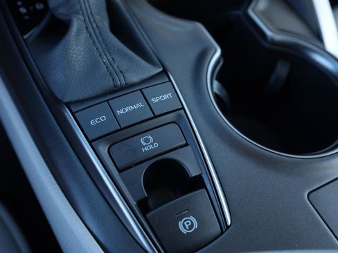 Used 2021 Toyota Camry XSE image 10