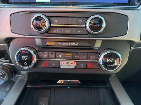 Used 2022 Ford F250 Platinum image 16