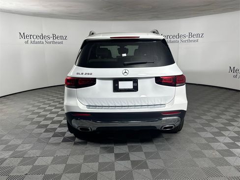Certified 2022 Mercedes-Benz GLB 250 image 6