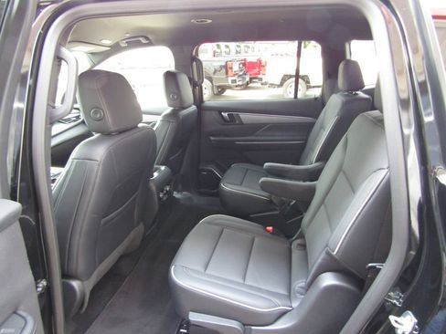 Used 2026 Buick Enclave Preferred AWD/4WD image 36