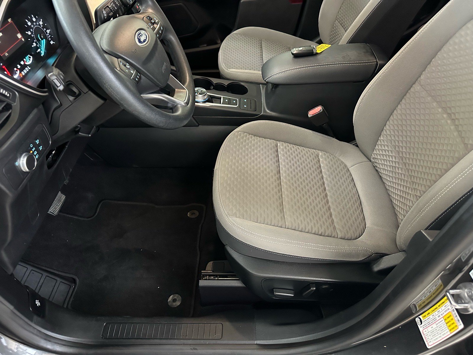Certified 2020 Ford Escape SE FWD image 16