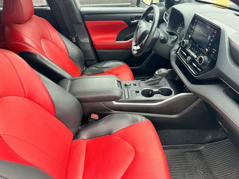 Used 2022 Toyota Highlander XSE image 30
