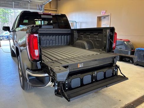 New 2026 GMC Sierra 1500 SLT AWD/4WD image 18