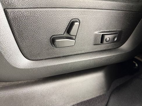 Used 2025 RAM 2500 Big Horn AWD/4WD image 24