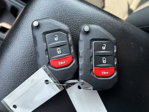 Used 2019 Jeep Wrangler Sport AWD/4WD image 34