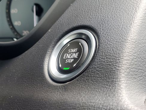 Used 2023 Cadillac XT4 Luxury image 34