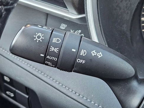 Used 2021 Toyota Highlander XLE image 26