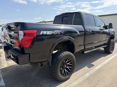 Used 2018 Nissan Titan PRO-4X w/ Pro-4x Convenience Package AWD/4WD image 3