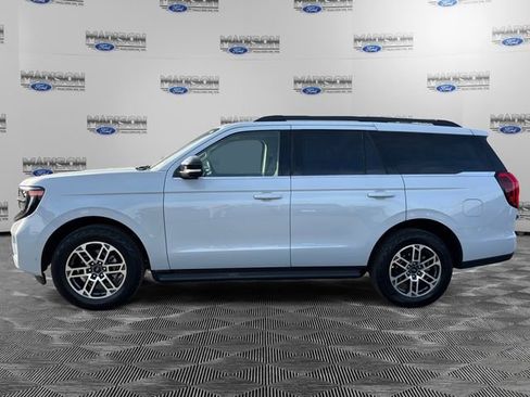 Certified 2025 Ford Expedition Active AWD/4WD image 2
