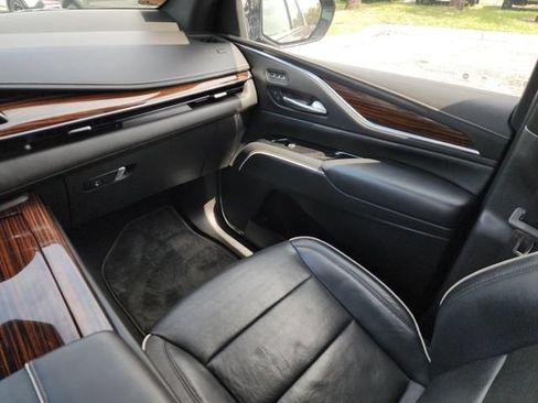 Used 2022 Cadillac Escalade ESV Premium Luxury AWD/4WD image 23