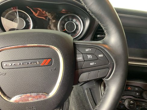 Used 2015 Dodge Challenger SXT w/ Driver Convenience Group image 20