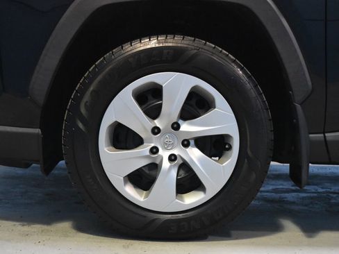 Used 2021 Toyota RAV4 LE w/ Carpet Mat Package (TMS) AWD/4WD image 24