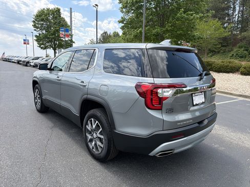 Used 2023 GMC Acadia SLE AWD/4WD image 7