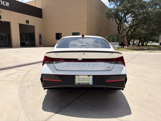 New 2025 Hyundai Elantra SEL FWD image 3