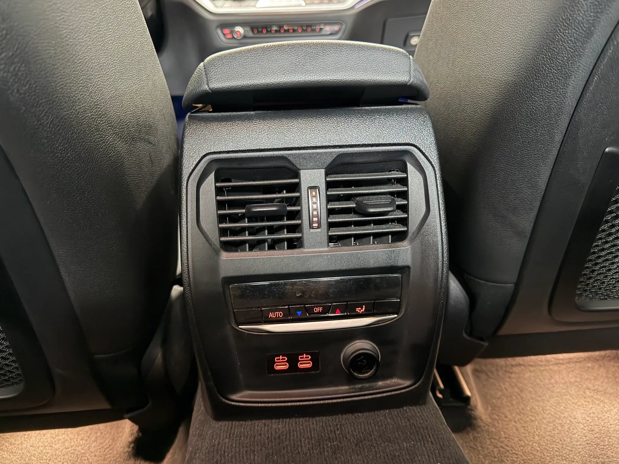 Used 2019 BMW 330i xDrive Sedan w/ Premium Package AWD/4WD image 16