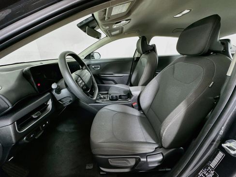Used 2025 Kia K4 FWD image 13