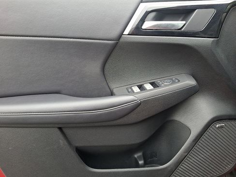 Used 2025 Mitsubishi Outlander SE FWD image 12