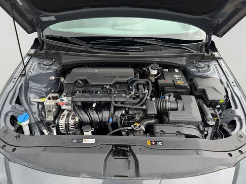 Used 2024 Hyundai Elantra SEL image 9