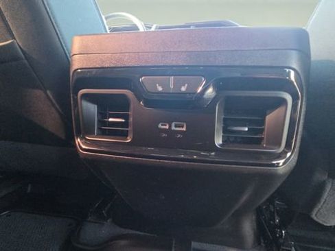 Used 2024 GMC Sierra 2500 AT4 w/ AT4 Preferred Package image 21