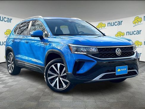 Used 2022 Volkswagen Taos SE image 1
