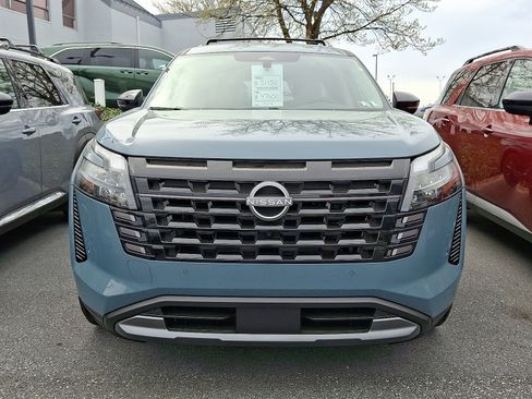 New 2026 Nissan Pathfinder SL w/ SL Premium Package AWD/4WD image 2